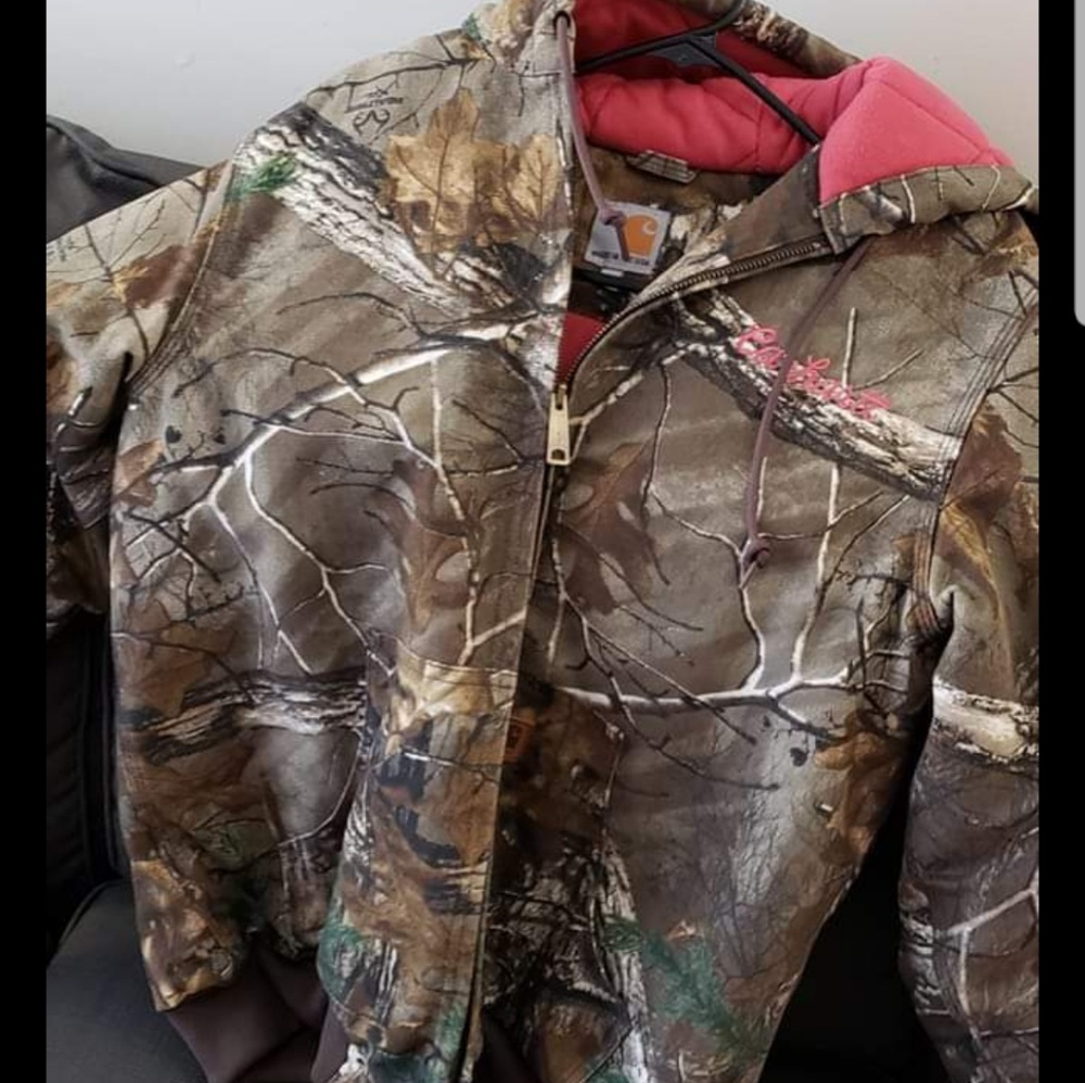 Small womans carhartt jacket